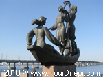 Скульптурная композиция Юность Днепра в Днепропетровске Скульптурная композиция Юность Днепра в Днепропетровске