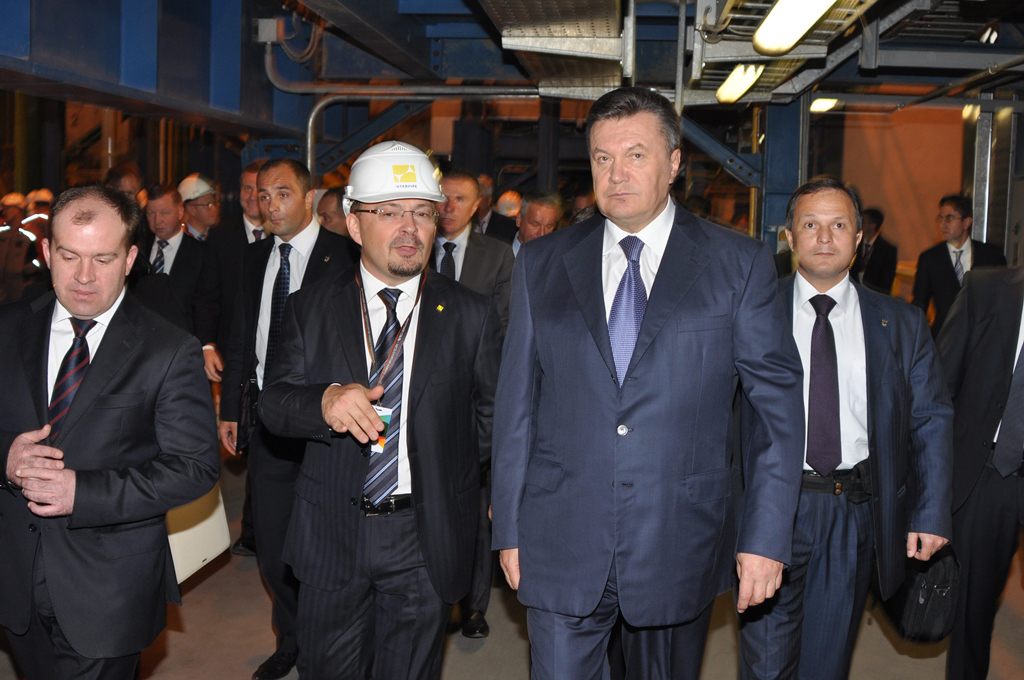Президент Украины Виктор Янукович открыл в Днепропетровске современный и крупнейший в Восточной Европе электросталеплавильный комплекс «Интерпайп сталь» Президент Украины Виктор Янукович открыл в Днепропетровске современный и крупнейший в Восточной Европе электросталеплавильный комплекс «Интерпайп сталь»