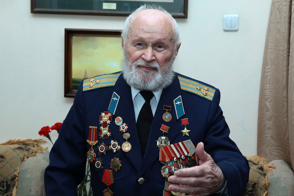 Алексей Васильевич Колесников Алексей Васильевич Колесников