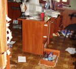 В Першотравенске 50 вооруженных мужчин заблокировали горотдел милиции, избили и ограбили граждан В Першотравенске 50 вооруженных мужчин заблокировали горотдел милиции, избили и ограбили граждан