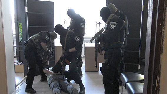 В Днепре правоохранители предупредили заказное преступление по уничтожению имущества коммерческого конкурента В Днепре правоохранители предупредили заказное преступление по уничтожению имущества коммерческого конкурента