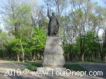 Памятник Богдану Хмельницкому в парке имени Богдана Хмельницкого в Днепропетровске Памятник Богдану Хмельницкому в парке имени Богдана Хмельницкого в Днепропетровске